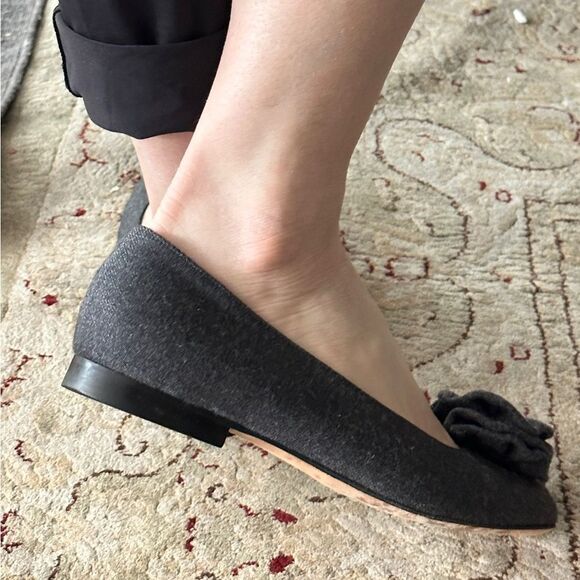 Manolo Blahnik gray wool flats. - Picture 3 of 7
